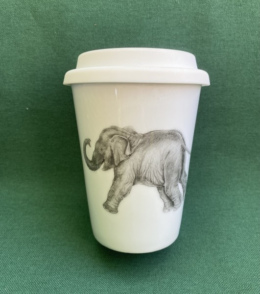 Coffee-to-go-Becher "Spielender Elefantenjunge 1"